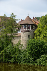 Fototapeta na wymiar Turm am Kocher in Schwäbisch Hall
