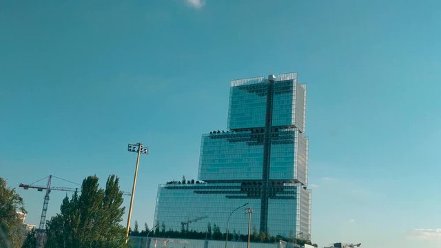 Nouveau Palais de Justice de Paris, Porte de Clichy vu depuis le p&eacute;riph&eacute;rique en voiture 4K