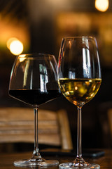 2 wine glass with dark background