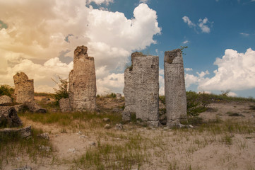 Pobiti Kamani