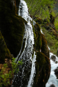 Joyous Huang Long Waterfall White