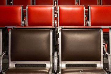 Fauteuils d'attente à aéroport de Paris France