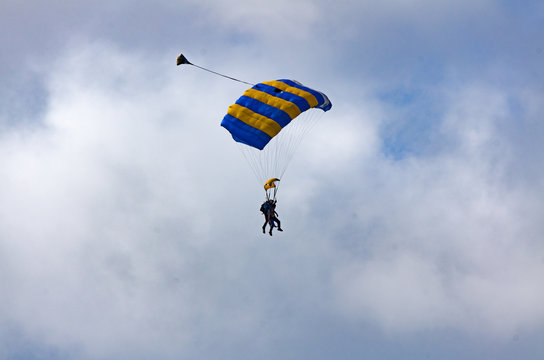 Tandem Parachute