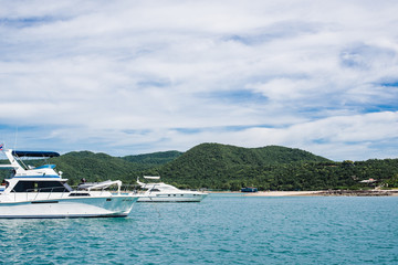 Fototapeta na wymiar yachting in the blue ocean