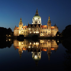 Fototapeta na wymiar New City Hall in Hannover Germany at night
