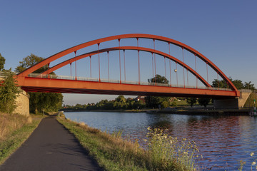 Fototapeta na wymiar Brücke über den Dortmund-Ems-Kanal
