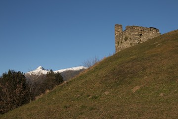 Fototapeta na wymiar old ruin castle on field