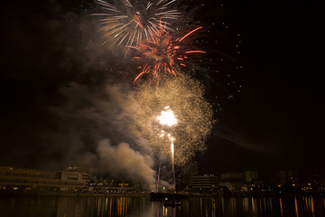 feu d'artifice, Choisy le Roi, la Seine, Val de Marne, 94