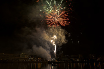feu d'artifice, Choisy le Roi, la Seine, Val de Marne, 94