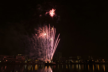 feu d'artifice, Choisy le Roi, la Seine, Val de Marne, 94