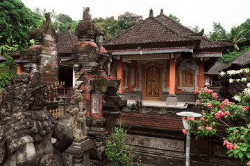 Fototapeta na wymiar temple in Ubud, Bali, Indonesia.