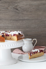 Ricottakuchen mit frischen Kirschen