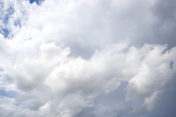 Obraz premium Heavy grey clouds in the sky before the rain