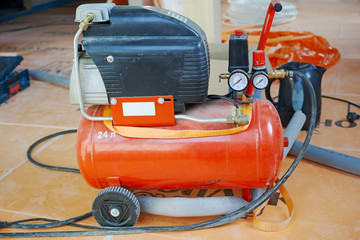 Working mobile air compressor