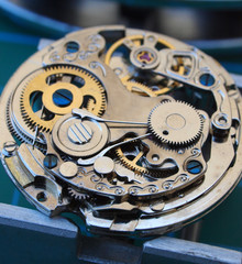 close up of  watch caliber machinnery