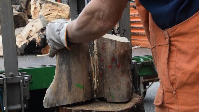 Brennholz Legna da ardere Le&ntilde;a Brandhout Дрова video Bois &eacute;nergie 柴火 Ogrjevno drvo Firewood 