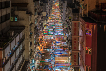 Temple Street Night Market in Hong Kong - obrazy, fototapety, plakaty
