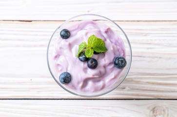 yogurt with fresh blueberries
