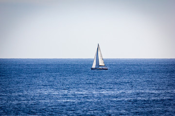 Fototapeta na wymiar Sailing boat in the ocean