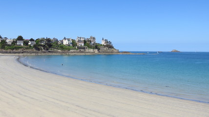 Dinard, panorama sur la grande plage de l'Écluse et la pointe de la Malouine (France)