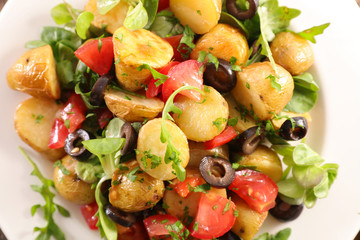 potato salad with tomato and olive