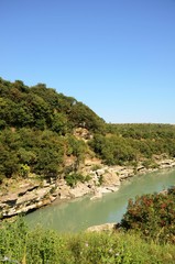 Route vers Përmet : pont et campagne de Badlongë (Albanie)
