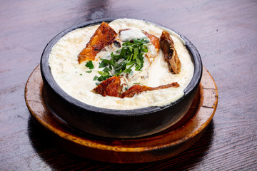 Roasted chicken in cream sauce