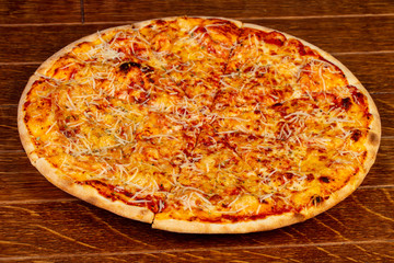 Pizza four cheeses