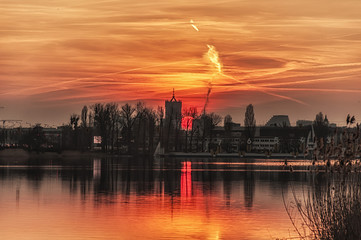 Fototapeta na wymiar Zachód Słońca nad Poznaniem