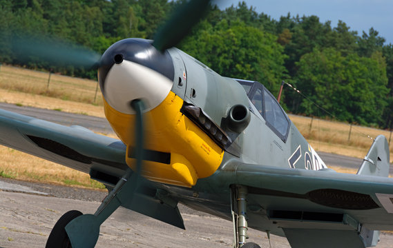 Historisches Jagdflugzeug Me 109