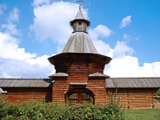 Fototapeta premium The gate of the ancient Russian monastery of the 16th century.