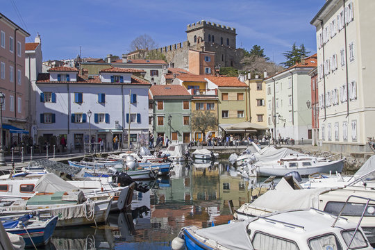 Muggia am Golf von Trient