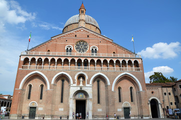 Fototapeta na wymiar Basilica di Sant'Antonio di Padova