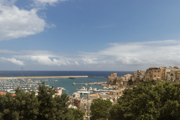Fototapeta na wymiar mediterranean port and bay