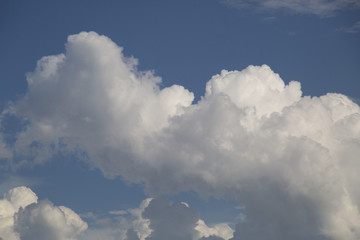 Fototapeta premium View of beautiful white clouds in a blue sky.