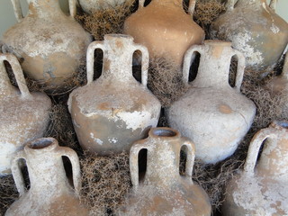 Ceramiczne amfory na zamku w Bodrum Turcja