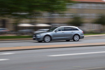Fototapeta na wymiar Car in motion 