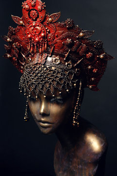 Head of mannequin in creative red kokoshnick