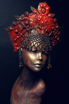 Head of mannequin in creative red kokoshnick