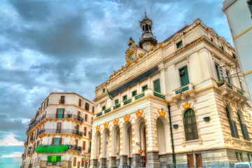 Gardinen Rathaus von Constantine, einem französischen Kolonialgebäude. Algerien © Leonid Andronov