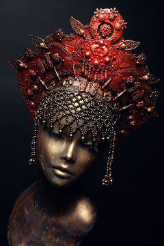 Head of mannequin in creative red kokoshnick