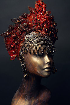 Head of mannequin in creative red kokoshnick