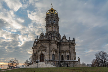 Fototapeta na wymiar Church of Holy Virgin of Sign at Dubrovitsy