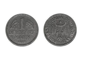 Moneda de 1 marco alemán del año 1950 aislada sobre fondo blanco
