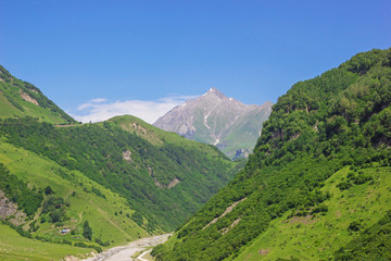 Naklejka premium beautiful view of the mountains in a summer, sunny day. Georgia
