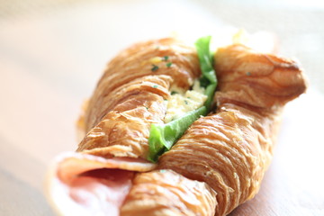 クロワッサンサンド