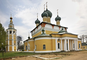 Fototapeta na wymiar Transfiguration Cathedral in Uglich. Yaroslavl oblast. Russia