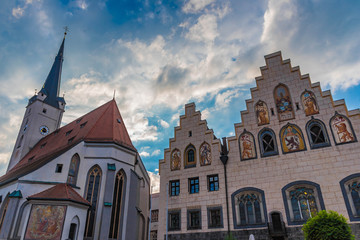 Kirche und Rathaus in Wasserburg am Inn