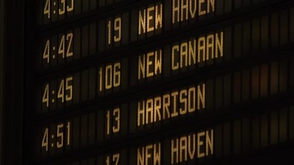 USA Grand Central Station: Train schedule table