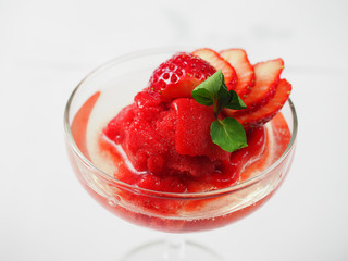 イチゴグラニテ